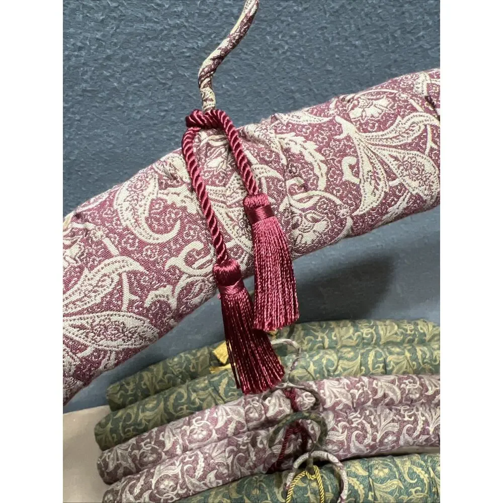Vintage Hangers Pais With Tassels Frech Floral Design Padded Set of 9 Green/Red